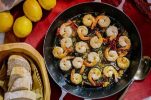 Flavorful Smothered Prawns in Olive Oil